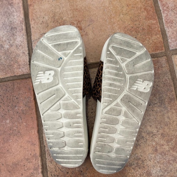 New Balance leopard print slides - Picture 5 of 5